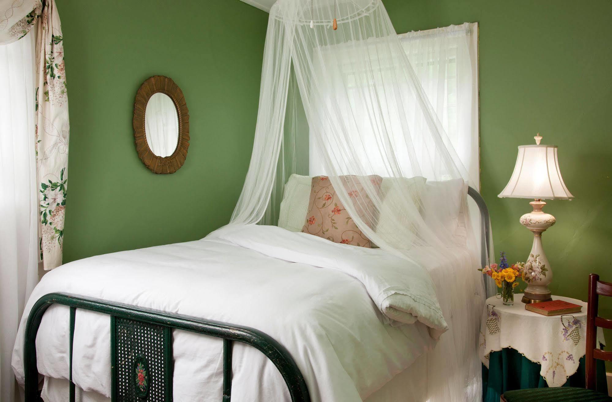 Hampton Terrace Inn Ленокс Екстер'єр фото