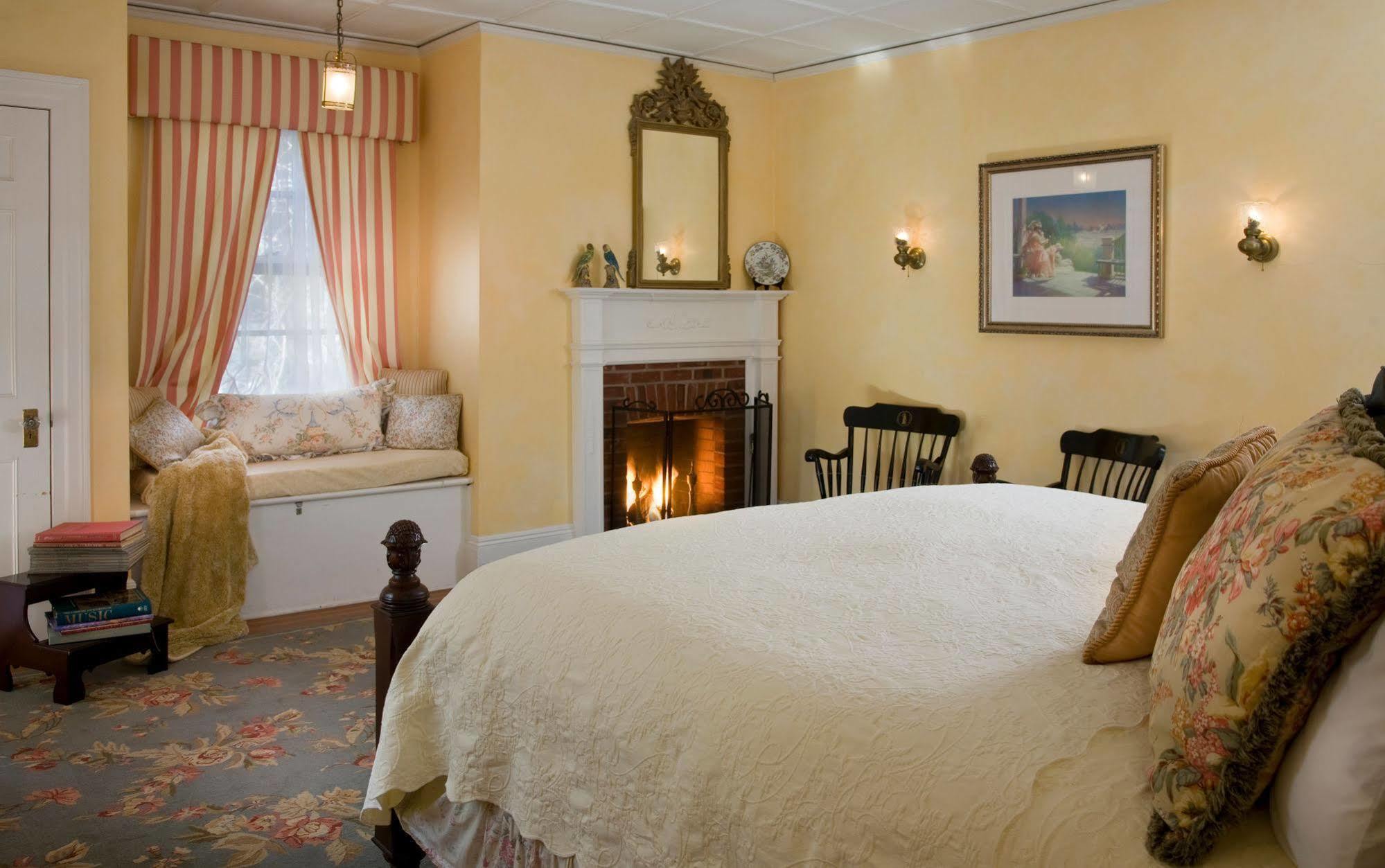 Hampton Terrace Inn Ленокс Екстер'єр фото
